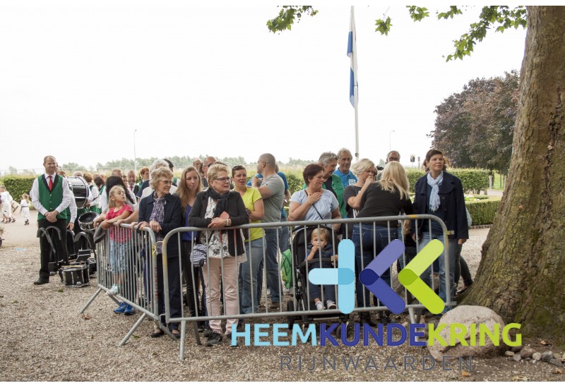 12 -7-2015 Onthulling grafsteen Herwen Coll. P.Snip- HKR (28)